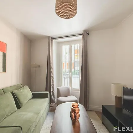 Charming 27m One-bedroom In 20 With Shared Terrace דירה פריז