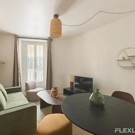 Immeuble Droite Apartamento *