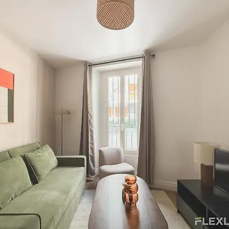 Immeuble Droite Paris