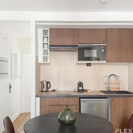 Immeuble Droite Apartment Paris