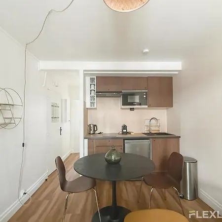 Apartment Immeuble Droite Paris
