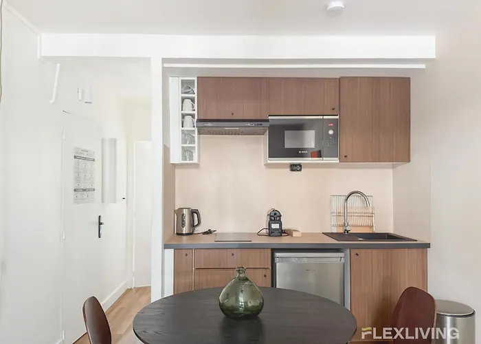 Charming 27m One-bedroom In 20 With Shared Terrace